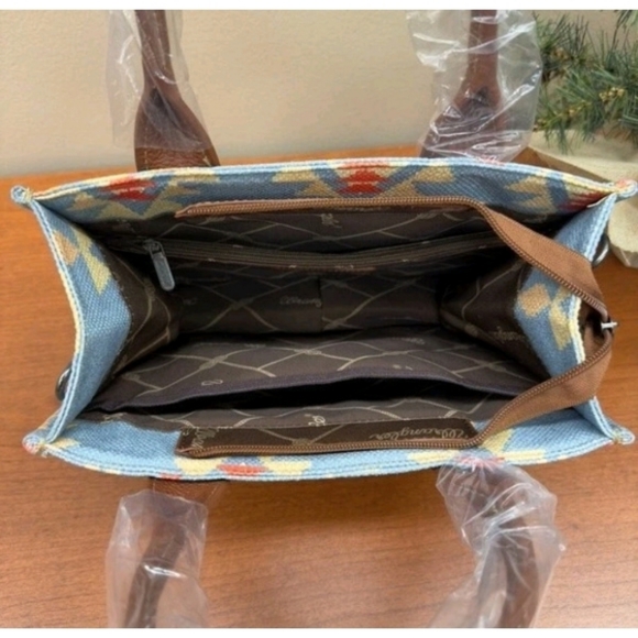 Wrangler Tote Crossbody Southwestern Guitar Strap Purse Blue Handbag NEW $80 - Picture 5 of 5